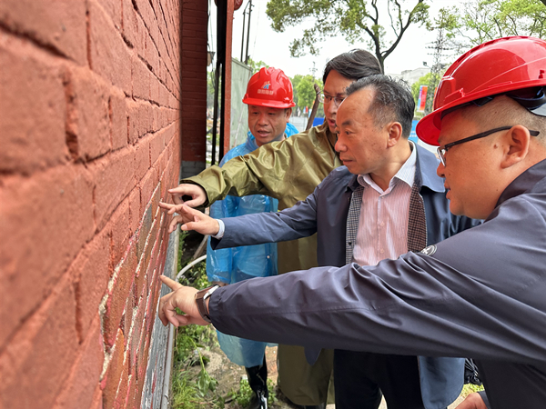 4月3日，衡陽國投黨委書記張雨民調研建湘工業(yè)文化街區(qū)項目_600.jpg